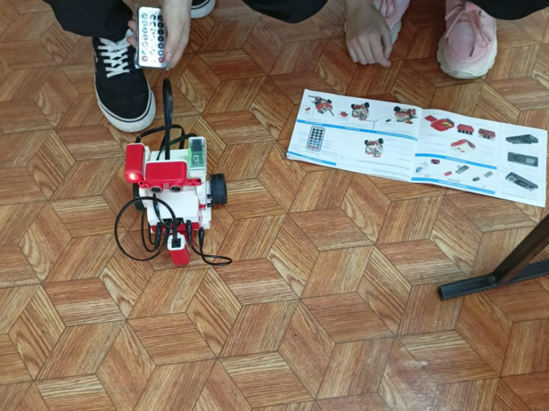 Внеурочные занятия по робототехнике.